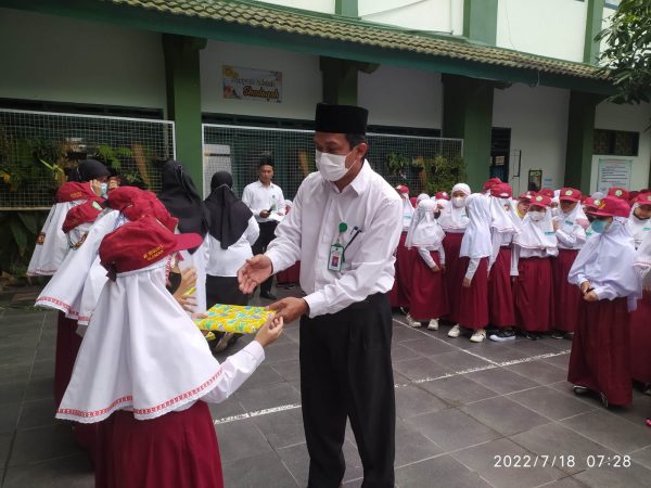 Apel Pagi Pembukaan Tahun Ajaran Baru 2022/2023 Apel Pagi Pembukaan Tahun Ajaran Baru 2022/2023