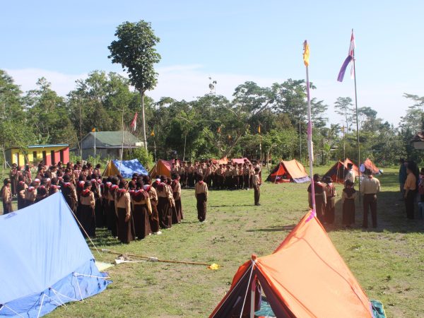 KESERUAN SISWA MIN 1 SLEMAN IKUTI PERKEMAHAN