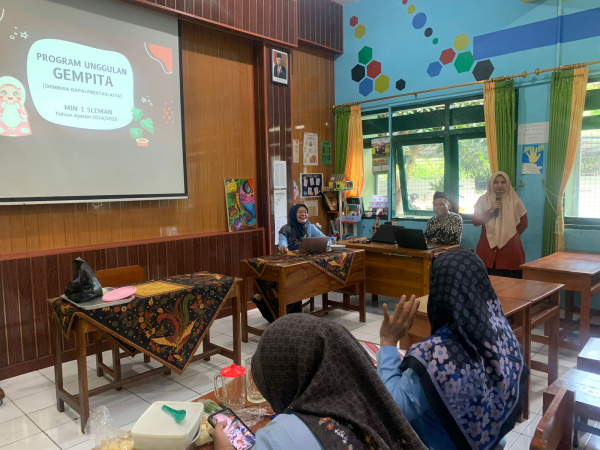 Presentasi Seven Up, Langkah Awal MIN 1 Sleman Capai Mulia Terdepan Presentasi Seven Up, Langkah Awal MIN 1 Sleman Capai Mulia Terdepan