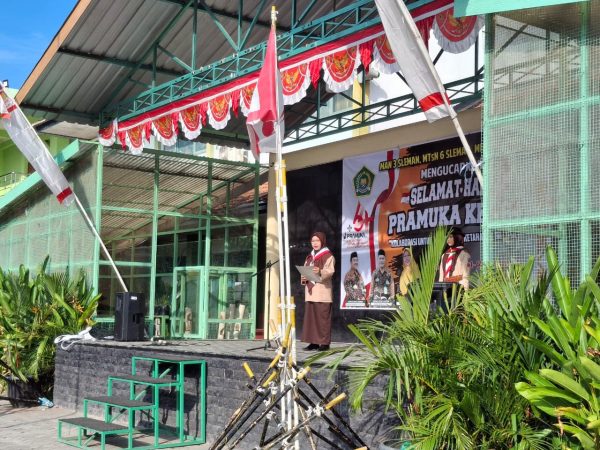 MIN 1 Sleman Ikuti Upacara Hari Pramuka
