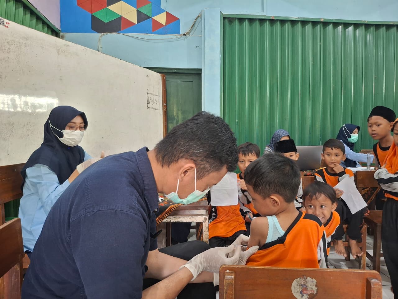 Puskesmas 1 Mlati dan MIN 1 Sleman Bersinergi Laksanakan Imunisasi dan Skrining Kesehatan Puskesmas 1 Mlati dan MIN 1 Sleman Bersinergi Laksanakan Imunisasi dan Skrining Kesehatan