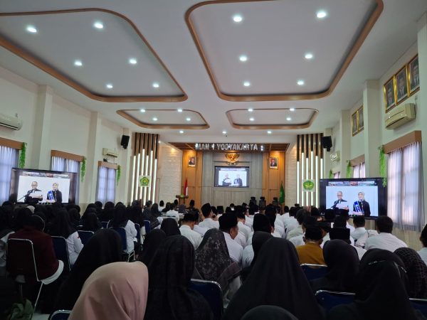 Guru MIN 1 Sleman Ikuti Pembukaan PPG Batch 3 dan Doa Lintas Agama Bersama Menteri Agama RI