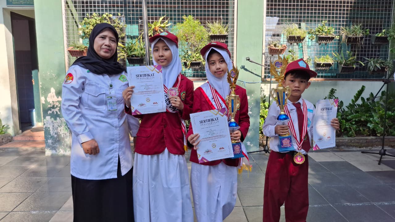 Madrasah Berprestasi: Siswa MIN 1 Sleman Sabet Medali di Bidang Matematika, Sains, dan Inggris