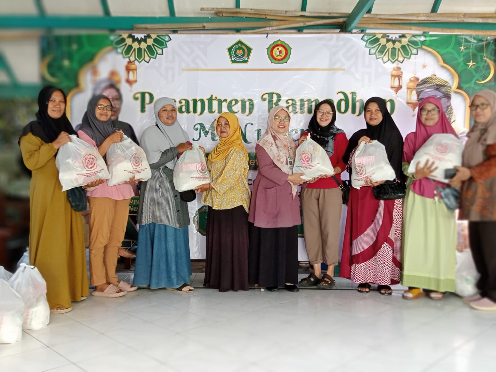 MIN 1 Sleman Salurkan Bakti Sosial, Zakat, dan Santunan Yatim Dhuafa