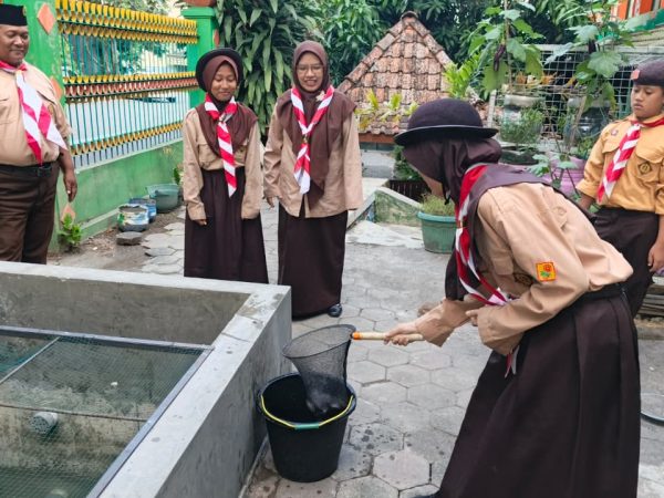 Menumbuhkan Cinta Lingkungan melalui Kegiatan Kiat-Kiat Pramuka Penggalang MIN 1 Sleman