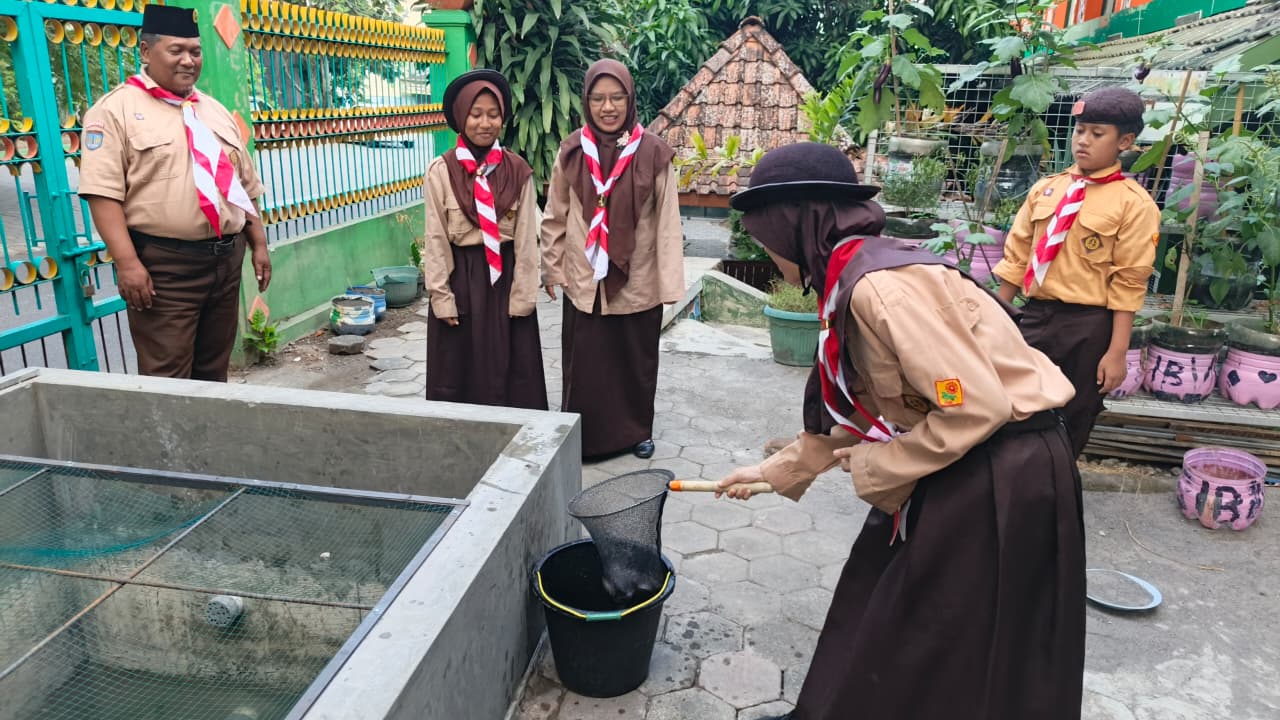 Menumbuhkan Cinta Lingkungan melalui Kegiatan Kiat-Kiat Pramuka Penggalang MIN 1 Sleman