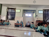 Simaan Al-Qur'an Juz 29 Perkuat Karakter Qur'ani Murid MIN 1 Sleman