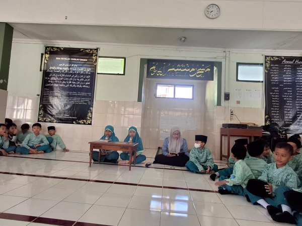 Simaan Al-Qur'an Juz 29 Perkuat Karakter Qur'ani Murid MIN 1 Sleman
