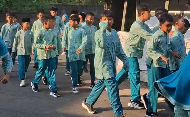 MIN 1 Sleman Gelar Jalan Sehat Kokurikuler Pekan Kelima MIN 1 Sleman Gelar Jalan Sehat Kokurikuler Pekan Kelima