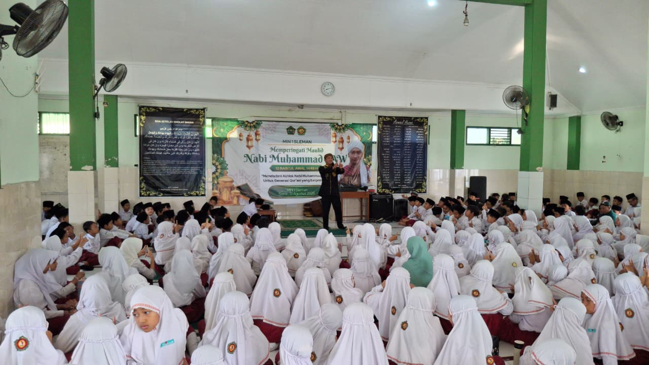 MIN 1 Sleman Peringati Maulid Nabi dengan Pengajian