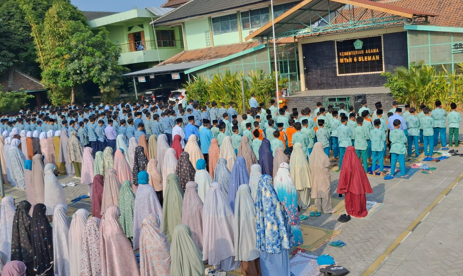 MIN 1 Sleman Ikuti Salat Istisqa Bersama MTsN 6 dan MAN 3 Sleman MIN 1 Sleman Ikuti Salat Istisqa Bersama MTsN 6 dan MAN 3 Sleman