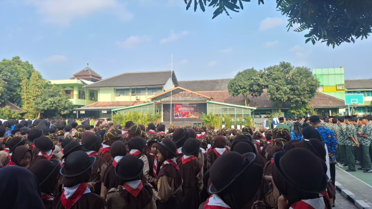 MIN 1 Sleman Ikuti Upacara Hari Kesaktian Pancasila Bersama Madrasah Terintegrasi MIN 1 Sleman Ikuti Upacara Hari Kesaktian Pancasila Bersama Madrasah Terintegrasi
